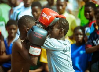 Jak zapakowac prezent z balonami?