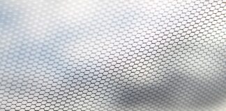 Jak zrobić moskitierę na łóżko?