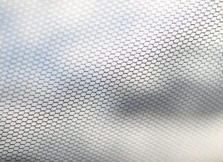 Jak zrobić moskitierę na łóżko?