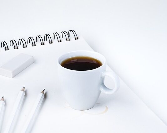 Co się stanie jeśli gumka spadnie z aparatu?