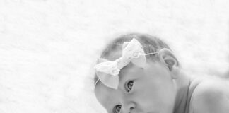 Dlaczego niemowlakowi charczy w nosku?