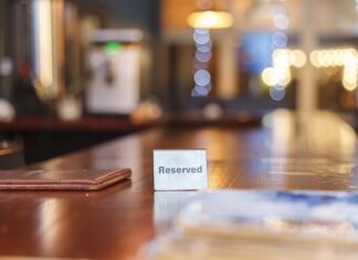 Jak ma na nazwisko Ken z Barbie?