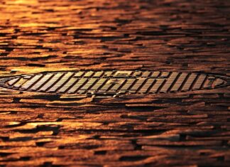 Jak zrobić właz do szamba?