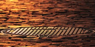 Ile waży właz do studzienki?