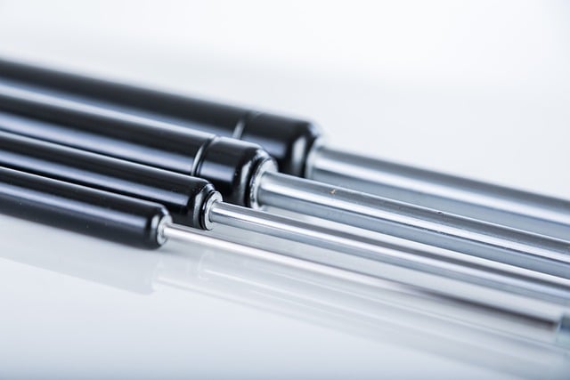 Jak dobrać siłowniki do klapy? Jak dobrać siłowniki do klapy?