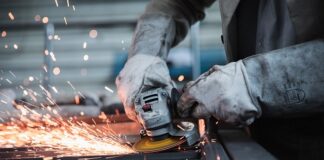 Czy szlifierka można polerować auto?