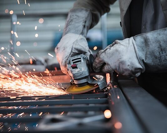 Czy szlifierka można polerować auto?