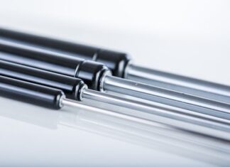 Jakiej firmy siłowniki do klapy?